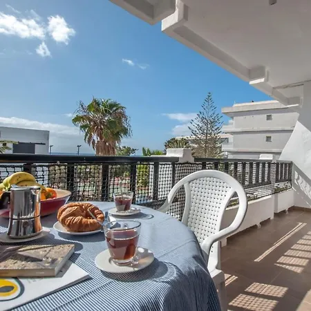 Casa Coral With Sea Views & Ac Puerto del Carmen (Lanzarote)