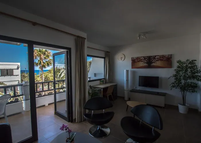 Casa Coral With Sea Views & Ac Apartment