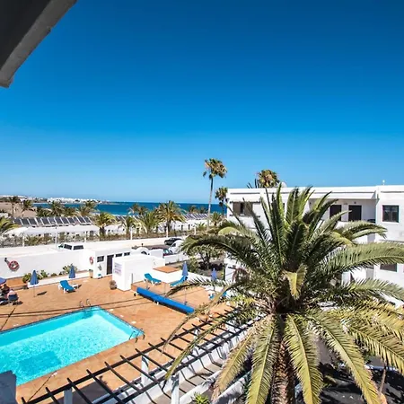 Casa Coral With Sea Views & Ac Puerto del Carmen (Lanzarote)