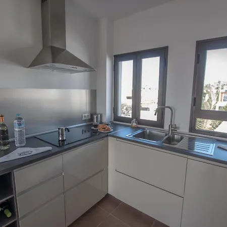 Casa Coral With Sea Views & Ac Apartment *